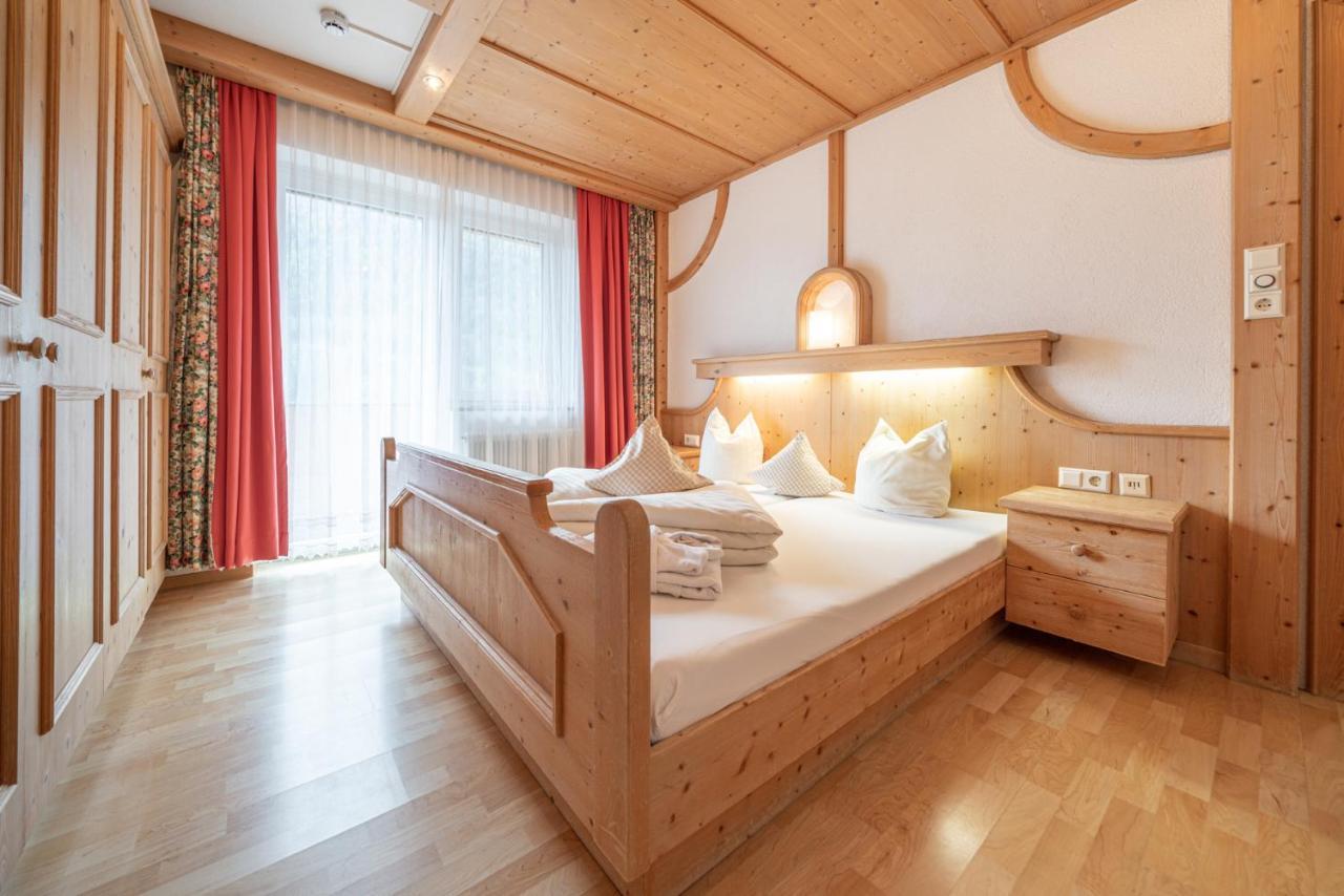 Familienhotel Replerhof Mit Kinderbetreuung Pragraten Room photo