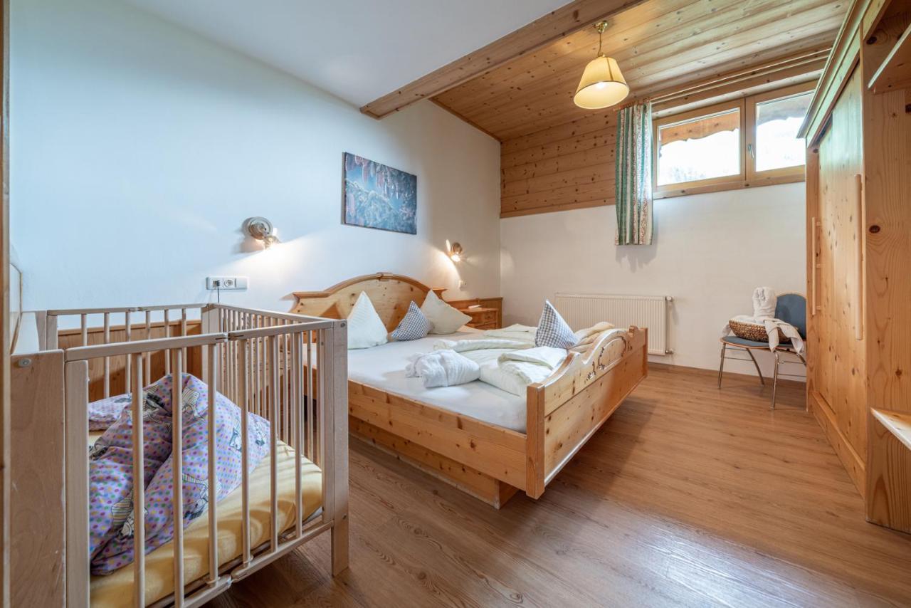 Familienhotel Replerhof Mit Kinderbetreuung Pragraten Room photo
